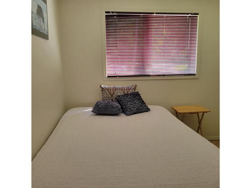 436 Bayview Road, Nakusp, BC - Indoor Photo Showing Bedroom