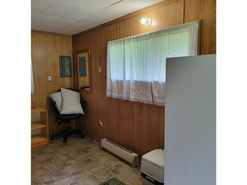 436 Bayview Road, Nakusp, BC - Indoor Photo Showing Other Room