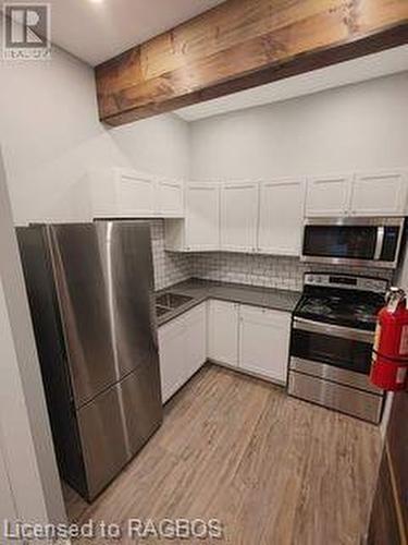 1 Bedroom Bachelor Unit - 326 Jackson Street, Walkerton, ON - Indoor Photo Showing Kitchen