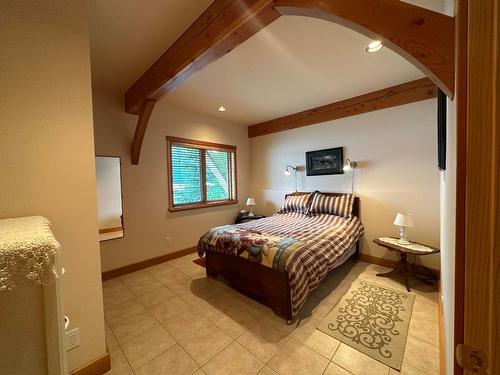4754 Twin Bays Rd, Kaslo, BC - Indoor Photo Showing Bedroom