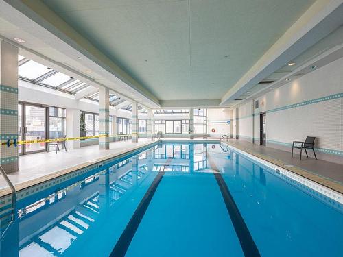 Piscine - 805-1001 Place Mount-Royal, Montréal (Ville-Marie), QC - Indoor Photo Showing Other Room With In Ground Pool