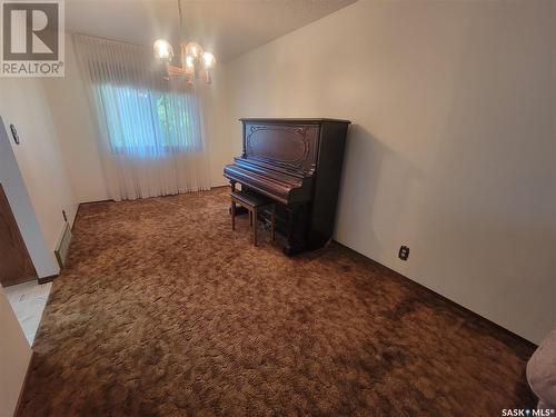 5002 Post Place, Macklin, SK - Indoor Photo Showing Other Room