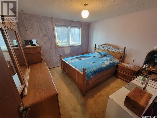 5002 Post Place, Macklin, SK - Indoor Photo Showing Bedroom