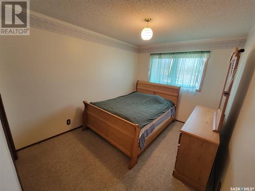 5002 Post Place, Macklin, SK - Indoor Photo Showing Bedroom
