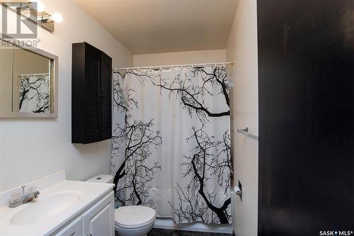 412 4Th Street E, Wynyard, SK - Indoor Photo Showing Bathroom