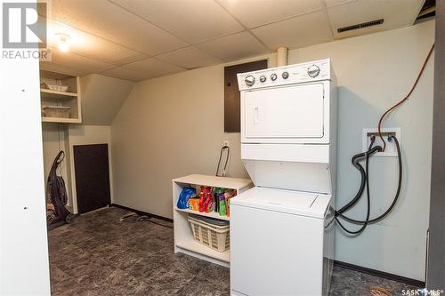 412 4Th Street E, Wynyard, SK - Indoor Photo Showing Laundry Room