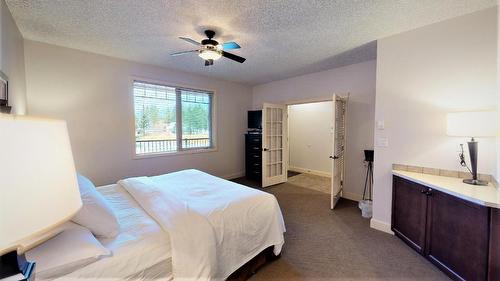 523 B - 500 Bighorn Boulevard, Radium Hot Springs, BC - Indoor Photo Showing Bedroom