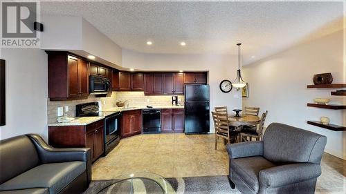 500 Bighorn  Boulevard Unit# 523 B, Radium Hot Springs, BC - Indoor