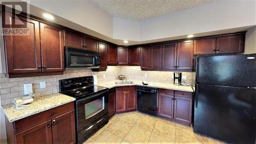 500 Bighorn  Boulevard Unit# 523 B, Radium Hot Springs, BC - Indoor Photo Showing Kitchen