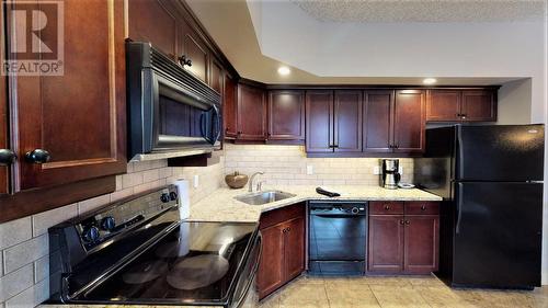 500 Bighorn  Boulevard Unit# 523 B, Radium Hot Springs, BC - Indoor Photo Showing Kitchen