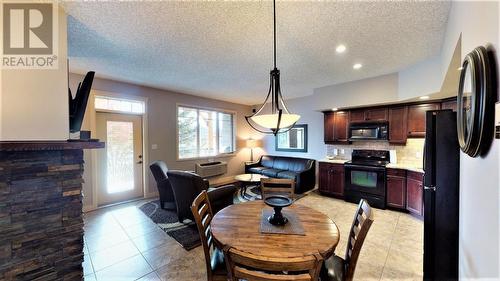 500 Bighorn  Boulevard Unit# 523 B, Radium Hot Springs, BC - Indoor Photo Showing Dining Room