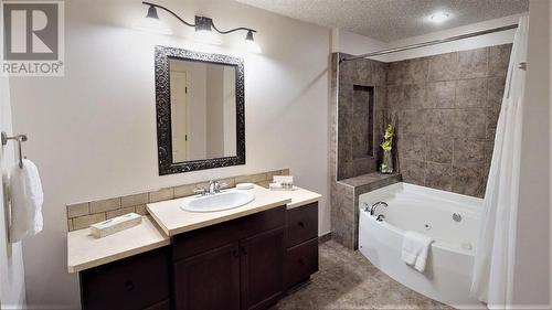 500 Bighorn  Boulevard Unit# 523 B, Radium Hot Springs, BC - Indoor Photo Showing Bathroom