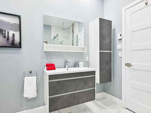 Bathroom - 220  - 218 Rue Jeanne-Servignan, Carignan, QC - Indoor