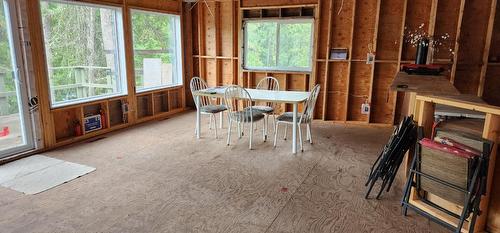 1487 Olsen Road, Christina Lake, BC - Indoor Photo Showing Dining Room
