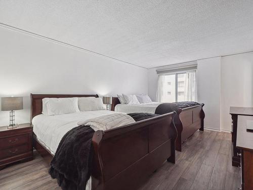Master bedroom - 106-2800 Boul. De La Côte-Vertu, Montréal (Saint-Laurent), QC - Indoor Photo Showing Bedroom