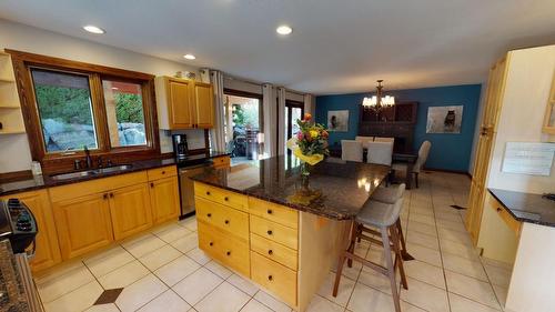 3988 Mcgiverin Road, Fernie, BC - Indoor Photo Showing Kitchen With Double Sink