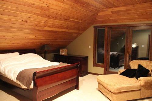 3988 Mcgiverin Road, Fernie, BC - Indoor Photo Showing Bedroom