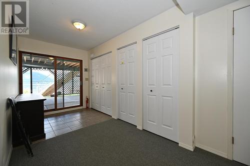 875/877 Armentieres Road, Sorrento, BC - Indoor Photo Showing Other Room