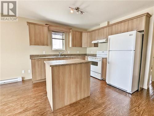 260 Bd St Pierre E, Caraquet, NB - Indoor Photo Showing Kitchen