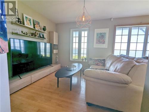 7739 Du Havre, Bas-Caraquet, NB - Indoor Photo Showing Living Room