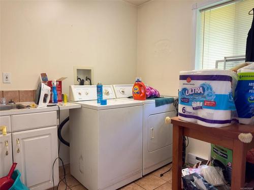 243 Harbour Rd, Coal Harbour, BC - Indoor Photo Showing Laundry Room