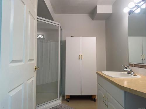 243 Harbour Rd, Coal Harbour, BC - Indoor Photo Showing Bathroom