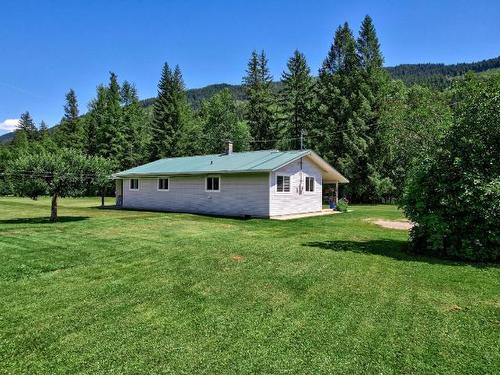9 Ferry Rd, Clearwater, BC - Outdoor
