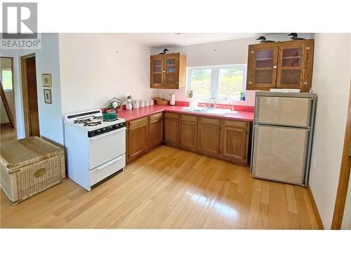 561 Graceys, Central Frontenac (Frontenac Centre), ON - Indoor Photo Showing Kitchen