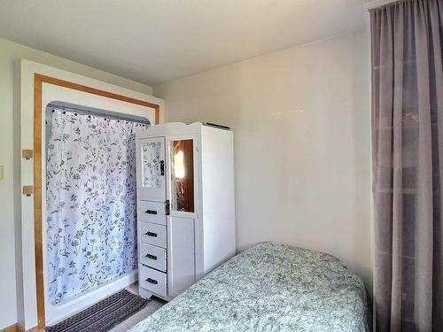 Bedroom - 2372 Rue Saguenay, Rouyn-Noranda, QC - Indoor Photo Showing Bedroom