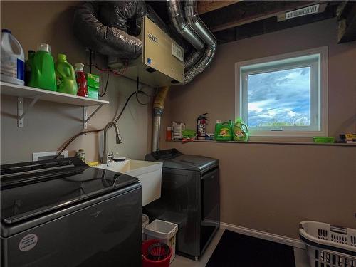 Brandon, Manitoba - Indoor Photo Showing Laundry Room