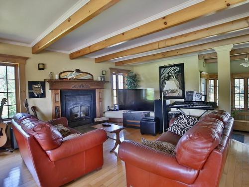 Salon - 349 5E Rang, Saint-Bernard-De-Michaudville, QC - Indoor Photo Showing Living Room With Fireplace
