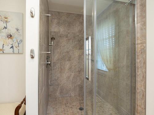 Salle de bains attenante Ã  la CCP - 500  - 500A Rg Roy, Sainte-Martine, QC - Indoor Photo Showing Bathroom