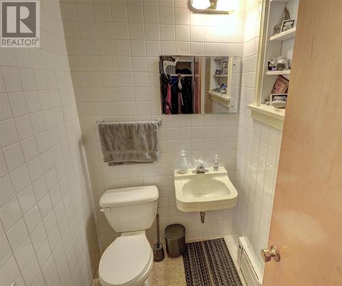 275 Elizabeth Avenue, St.John'S, NL - Indoor Photo Showing Bathroom