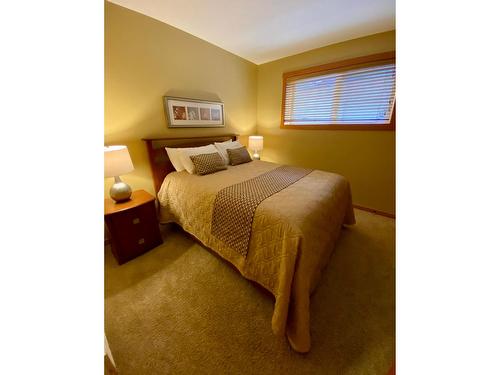 13 (D3) - 5150 Fairway Drive, Fairmont Hot Springs, BC - Indoor Photo Showing Bedroom