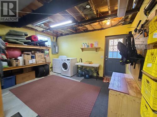1096 8Th Avenue, Valemount, BC - Indoor Photo Showing Laundry Room