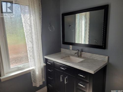 302 Humboldt Street, Jansen, SK - Indoor Photo Showing Bathroom