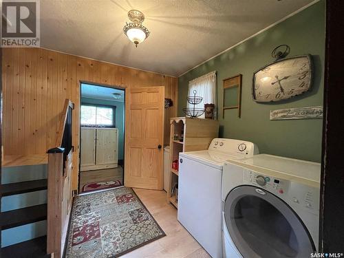 109 1St Avenue S, Dorintosh, SK - Indoor Photo Showing Laundry Room