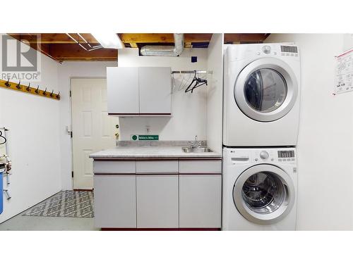 9890 Eastside Road, Vernon, BC - Indoor Photo Showing Laundry Room
