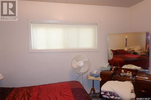 10 D Avenue, Willow Bunch, SK - Indoor Photo Showing Bedroom