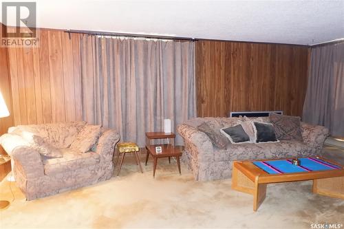 10 D Avenue, Willow Bunch, SK - Indoor Photo Showing Living Room