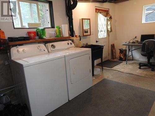 225 Barnes Creek Forest Service Road, Edgewood, BC - Indoor Photo Showing Laundry Room