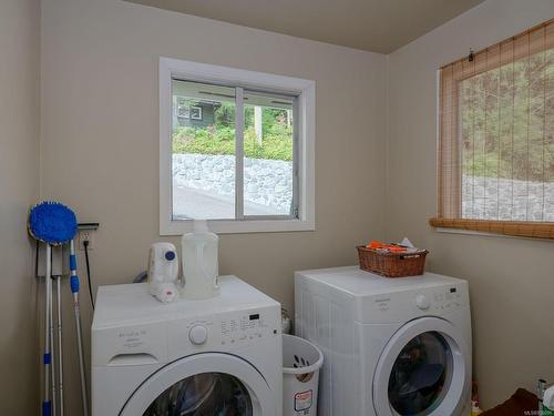 8668 Stirling Arm Dr, Port Alberni, BC - Indoor Photo Showing Laundry Room