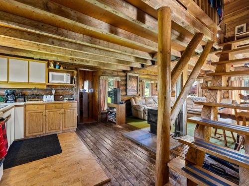 7915 Machete Lake Road, Out Of District, BC - Indoor Photo Showing Kitchen