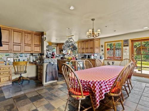 7915 Machete Lake Road, Out Of District, BC - Indoor Photo Showing Dining Room