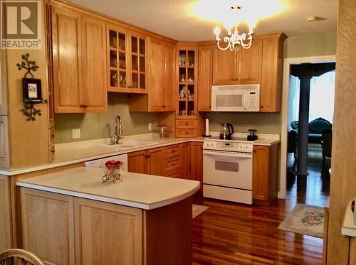 33 Colonial Avenue, Stephenville, NL - Indoor Photo Showing Kitchen