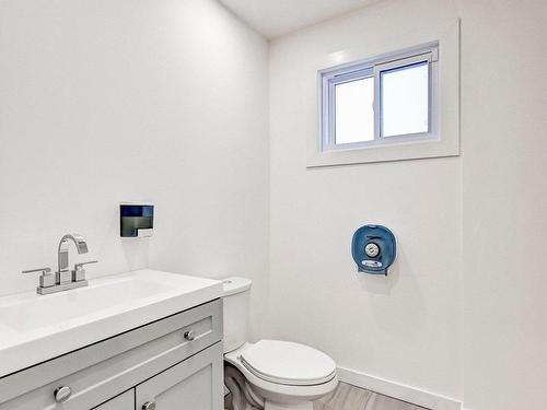 Powder room - 581 Boul. Lacombe, Repentigny (Le Gardeur), QC - Indoor Photo Showing Bathroom