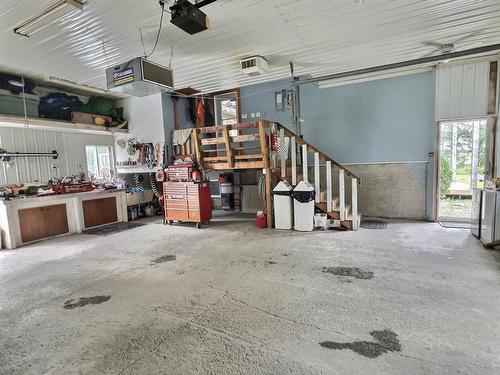 Garage - 4145 Boul. Rideau, Rouyn-Noranda, QC - Indoor Photo Showing Garage