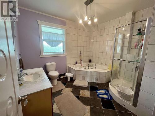 14647 Red Creek Road, Charlie Lake, BC - Indoor Photo Showing Bathroom