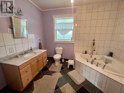 14647 Red Creek Road, Charlie Lake, BC - Indoor Photo Showing Bathroom