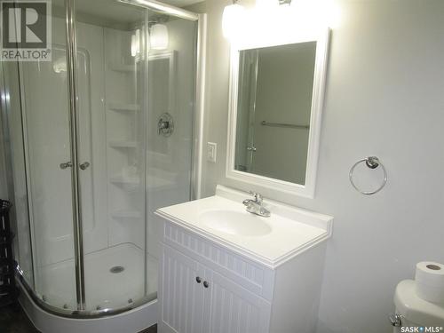 303 3Rd Avenue E, Assiniboia, SK - Indoor Photo Showing Bathroom